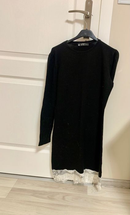 Черна плетена рокля