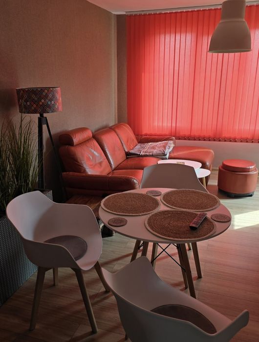 Продава се  2 етажна къща със приземен етаж  108 квадрата на етаж.