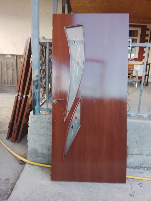 Б/у есіктер жағдайлары жақсы (Шымкент қаласында тұр) Штуктапта сатылад