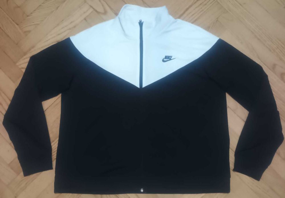 Дамски спортни суичъри, блузи,горнища Nike, Adidas, The North Face, UA