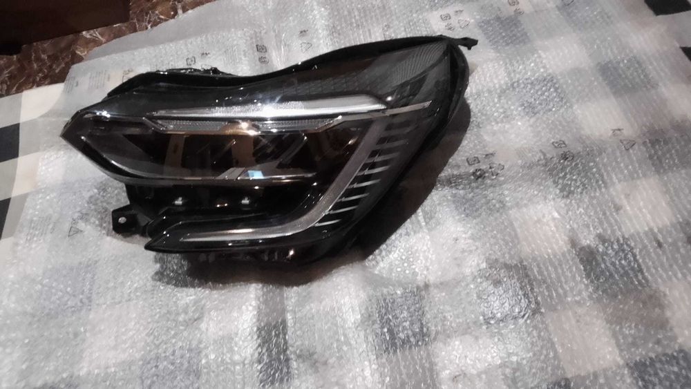Far dreapta fata Renault Captur 2024