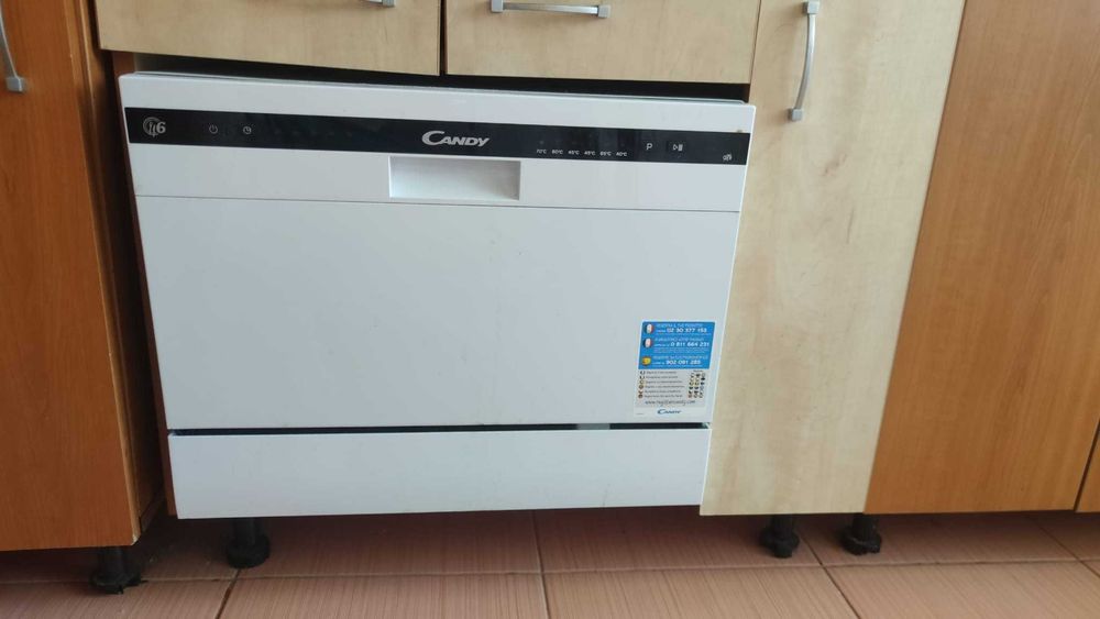 Masina de spalat vase CANDY, ca noua, garantie pana 29.12.2027, 6 set