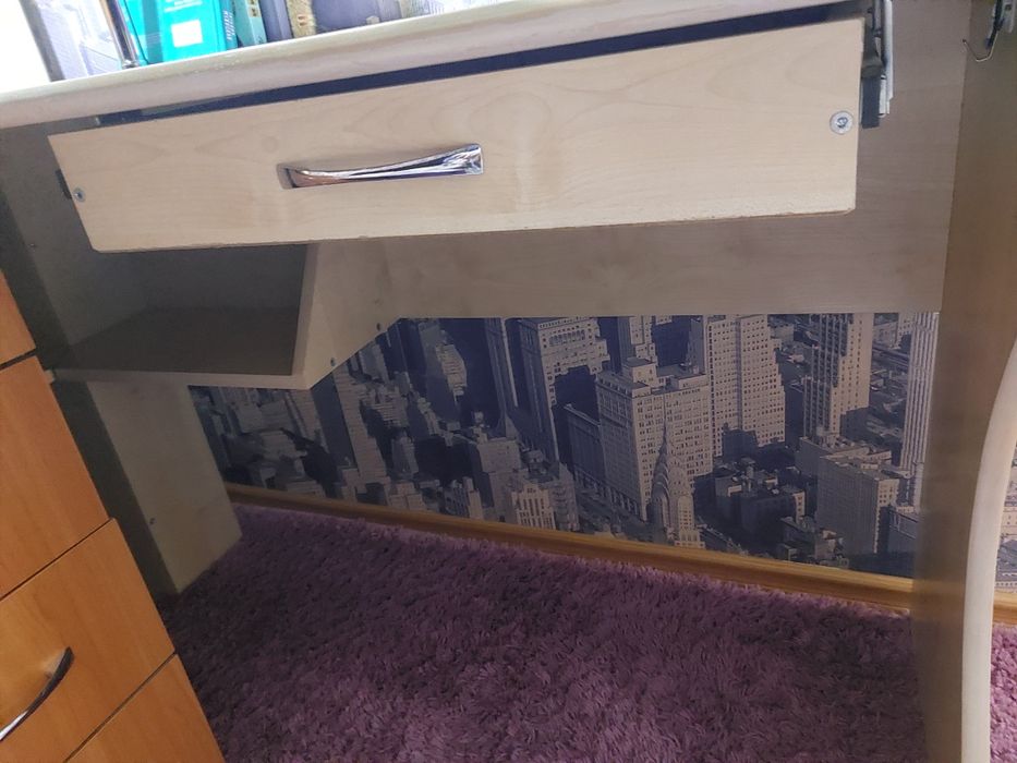 Стол угловой с полками и ящиками