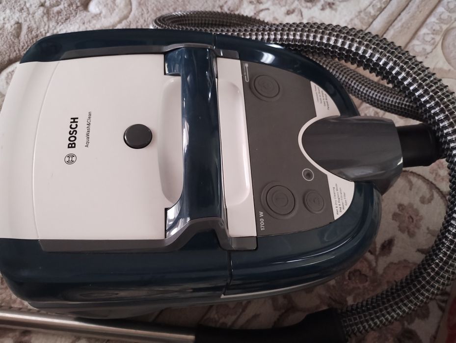 Aspirator Bosch +funcția cu spalare