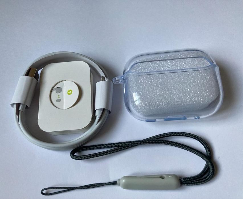 Срочно продам Airpods pro + чехол В ПОДАРОК