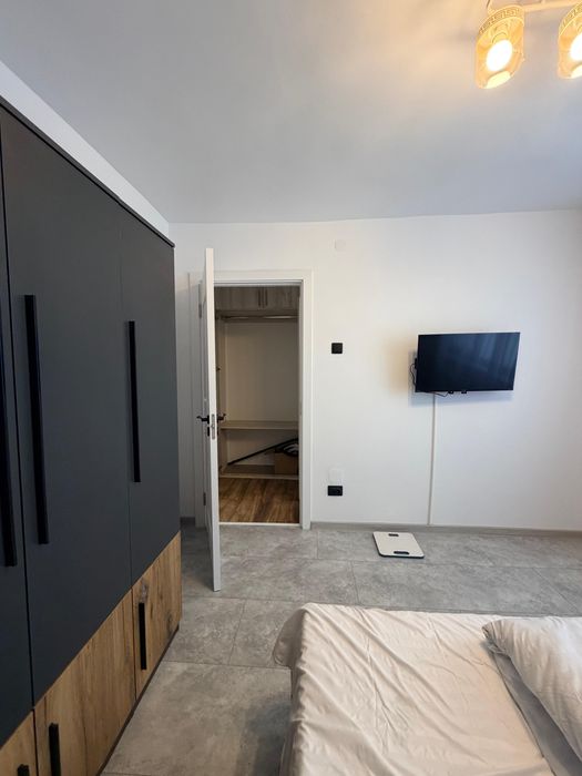 Apartament 2 camere de închiriat – Malu Roșu, Aleea Școli  Se oferă spre închiriere apartament cu 2 camere, 55 mp cu balcon inclus.