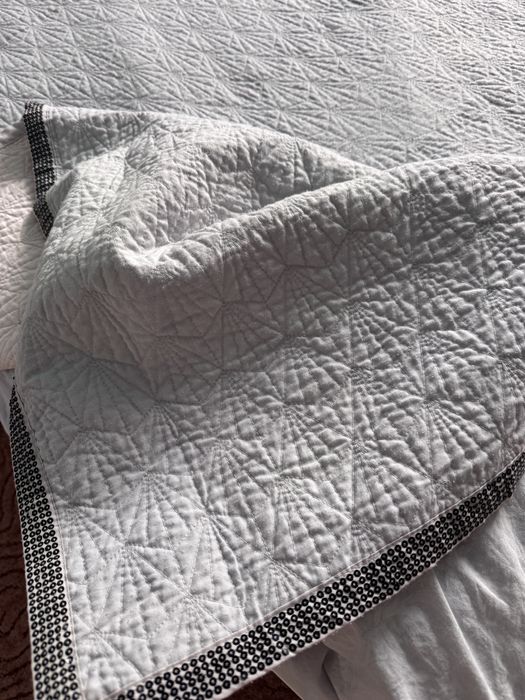 Продам покрывало на кровать