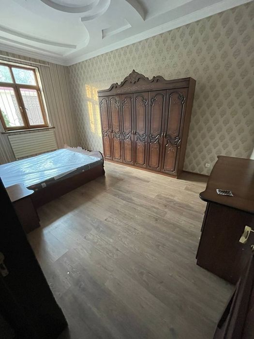 5-комнатный участок в Мирзо-Улугбекском районе, аренда 1000$