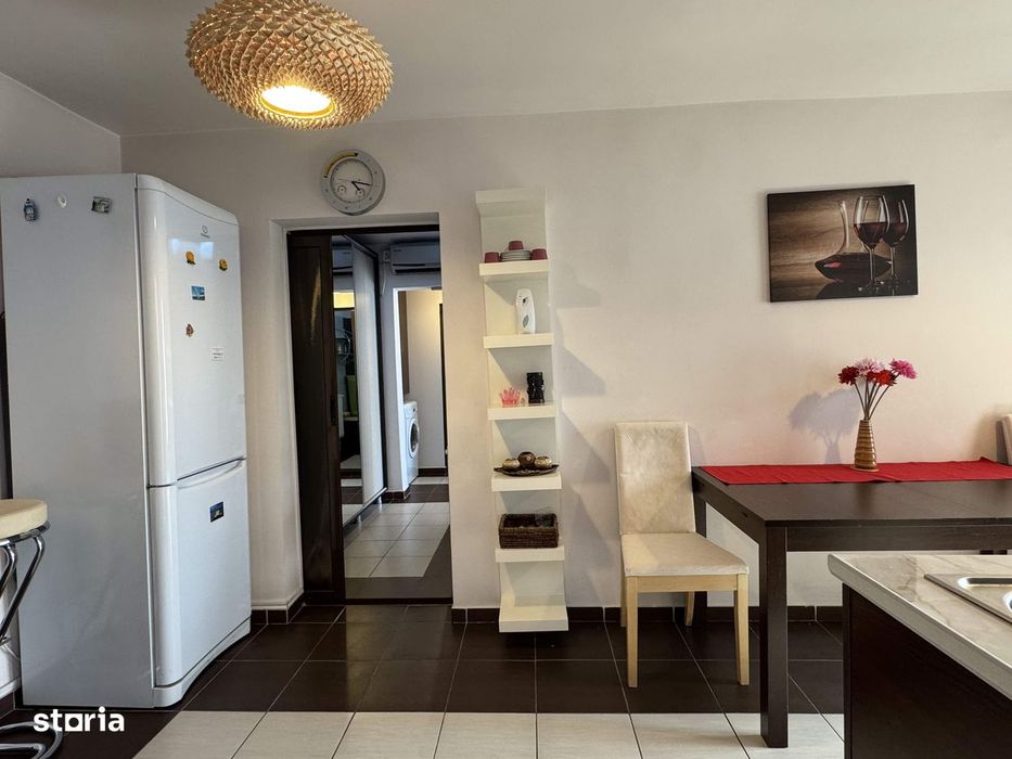 3 cam, decomandat, 60mp, et.4 cu acoperis,  mobilat+utilat, zona D-uri