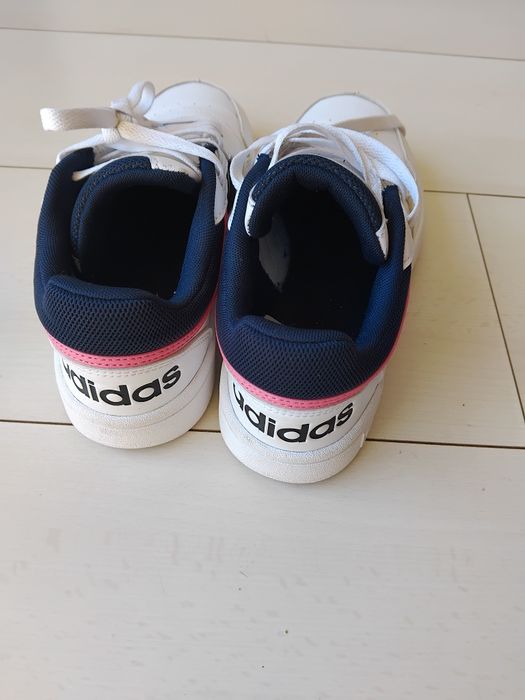 Дамски маратонки, Адидас 38 номер