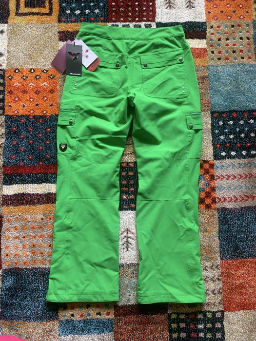 Зелен панталон за ски.