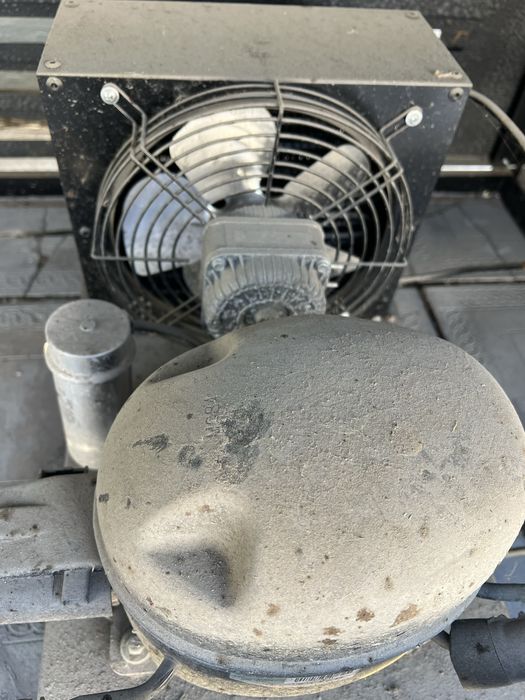 Витринный холодильник