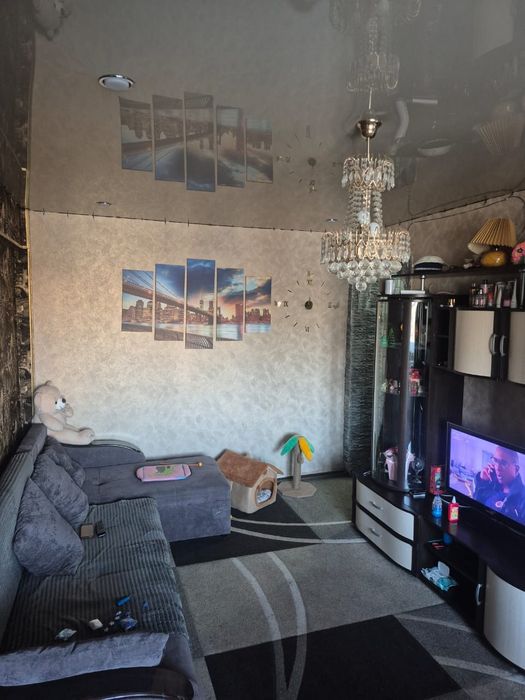 Продам 2комн квартиру по адресу 2микр 8 дом