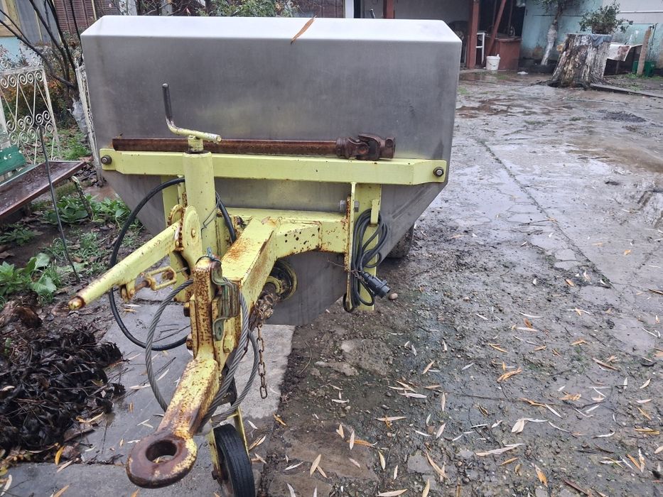 Remorca viticola 1600 litrii