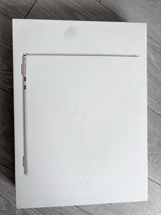 Vand MacBook air 13 , M5