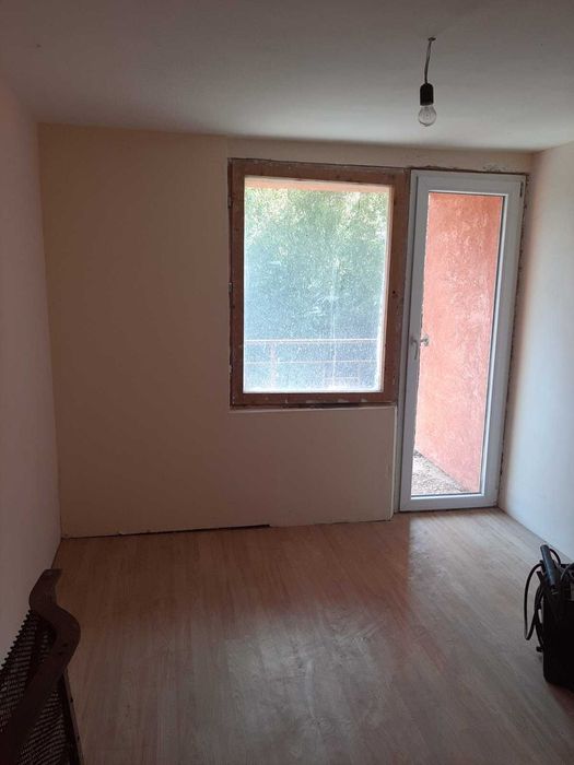 Продава се Къща в с. Горочевци, Област Перник - 140 кв.м за 350 €/кв.м - Снимка #6