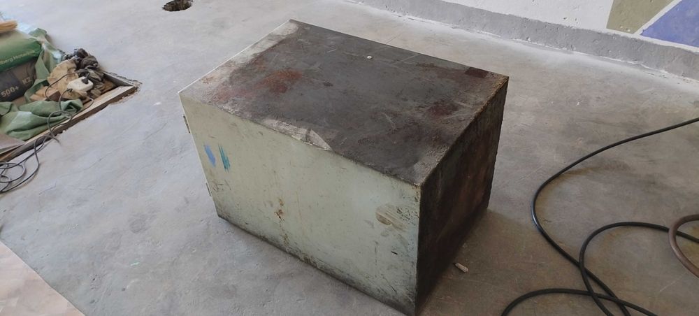 Продам железный ящик