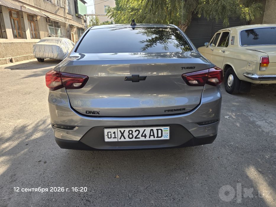Chevrolet Onix Premier AT 2