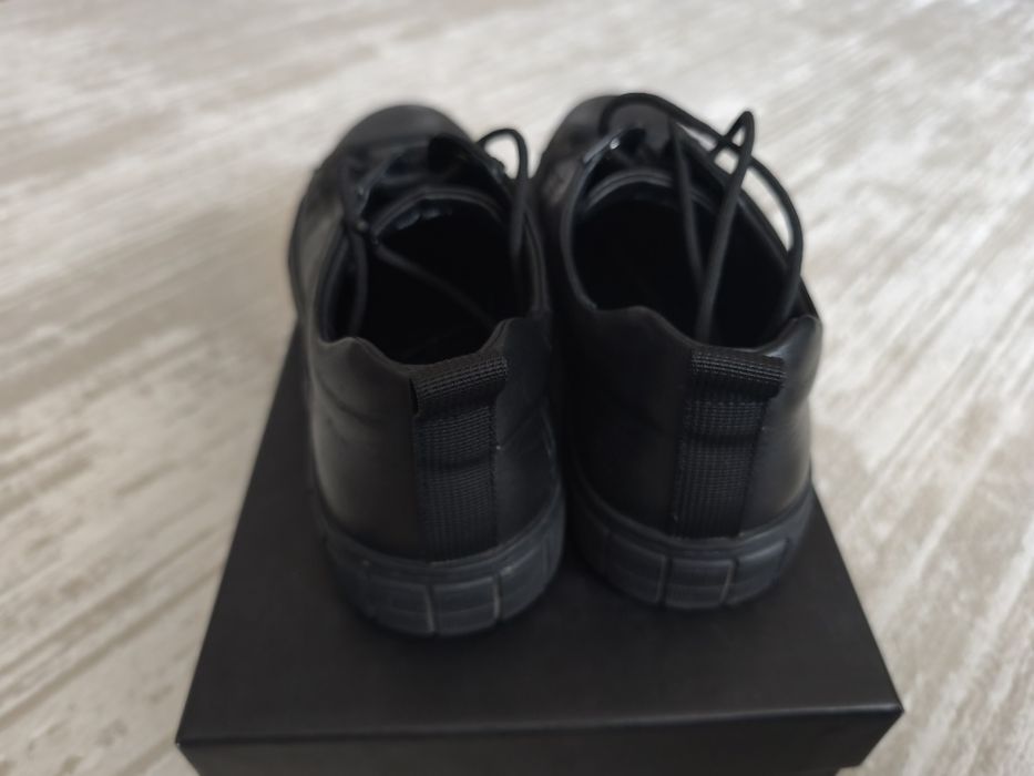 Продам кожаные ботинки