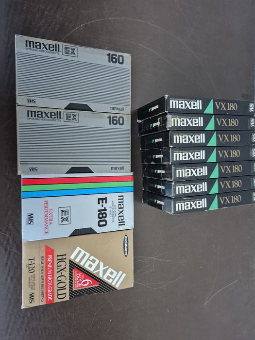 Vând lot 11 casete video VHS originale Maxell 120,180 minute cu filme