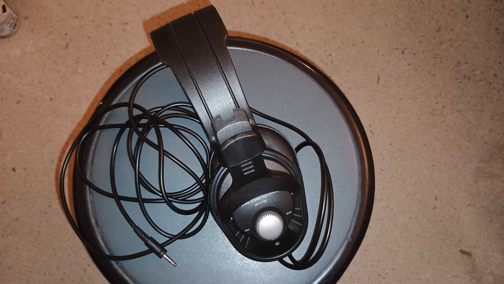 jWin (Dynamic stereo headphones JH-V 100)