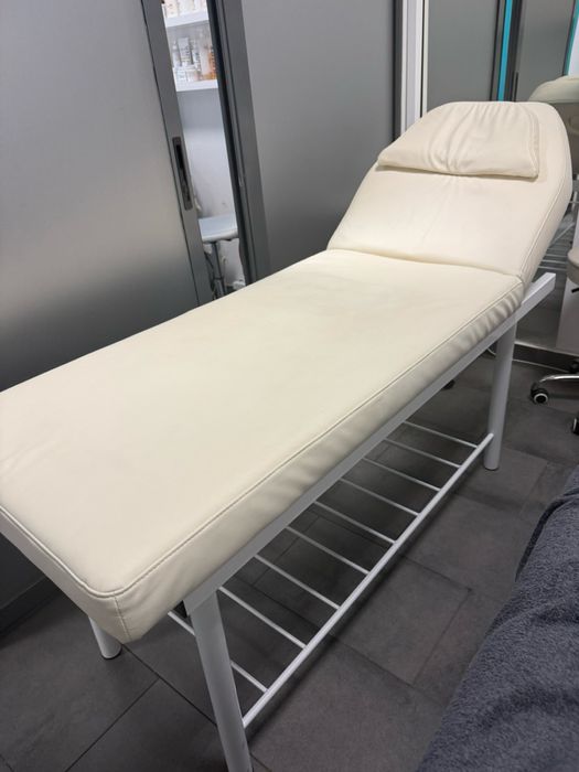 Професионално легло за масажи и козметични процедури