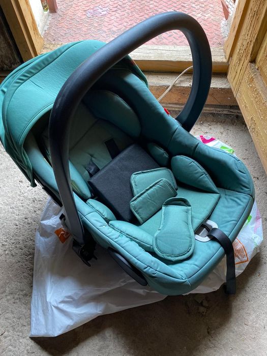 Carucior copii Chipolino Piruet 3 in 1 cu sezut rotativ