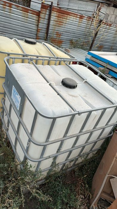Продам бочки кубовки