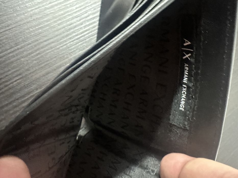Portofel pentru bărbați Armani Exchange.