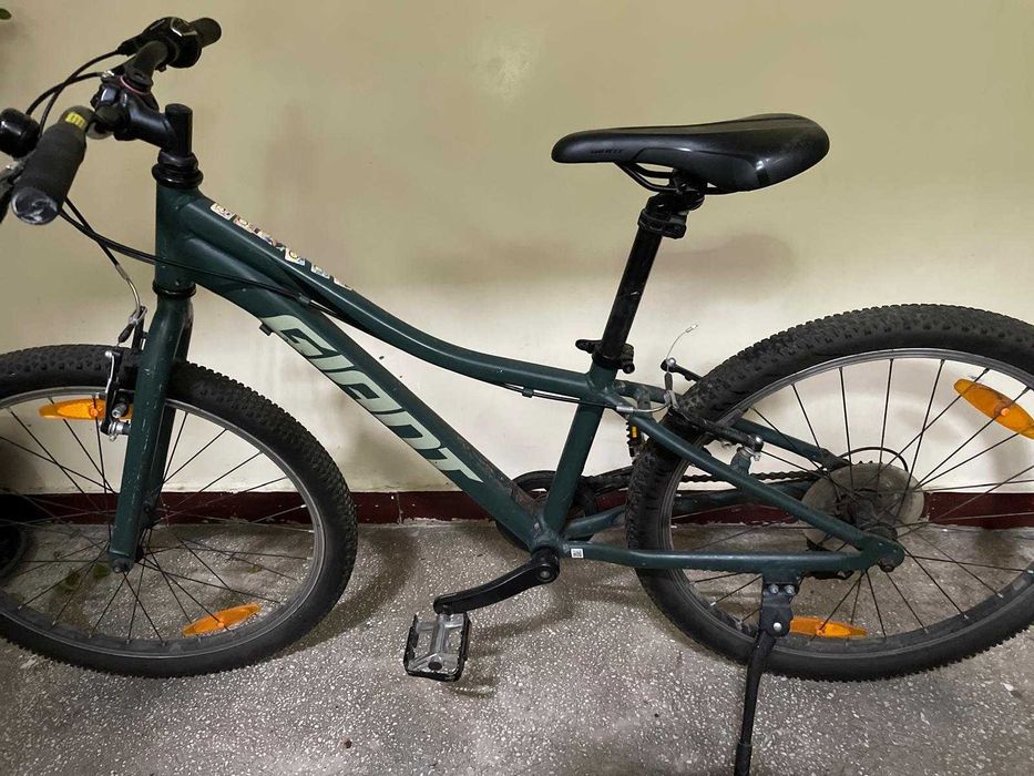 Bicicleta Giant, 24 inch, cadru aluminiu