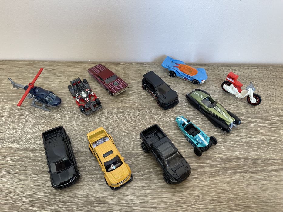 Hot wheels метални модели/коли, shell bmw m1, камион Advan, скейтборд от Mcdonald’s