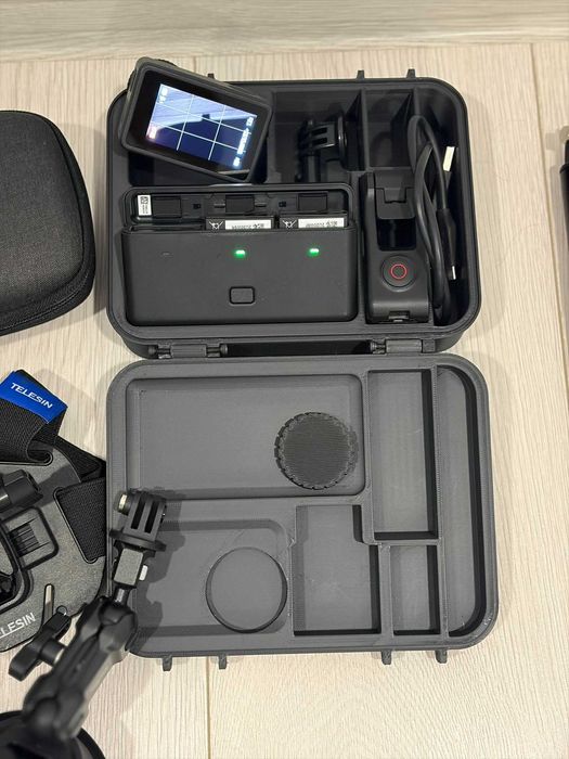 Camera Actiune DJI Osmo Action 4 Adventure Combo
