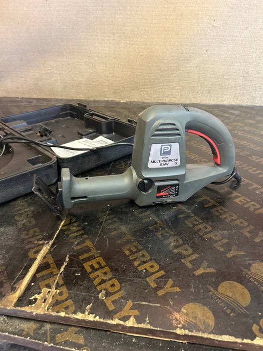 Прав трион нож,нов в куфар внос от Англия