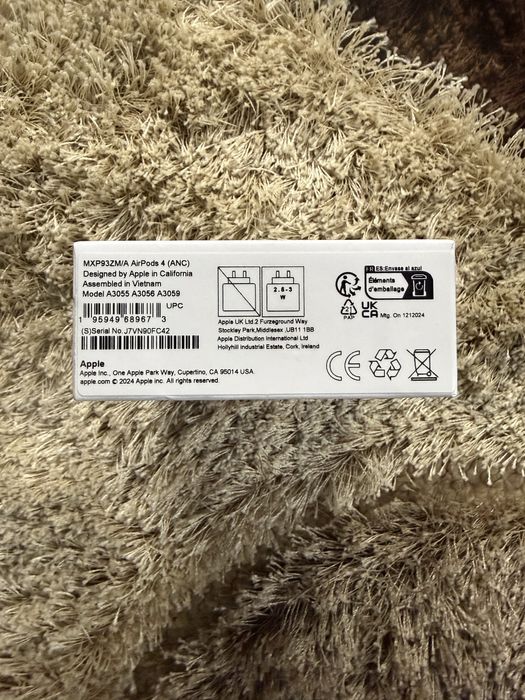 Căști Apple Airpods 4 ANC, noi, nefolosite