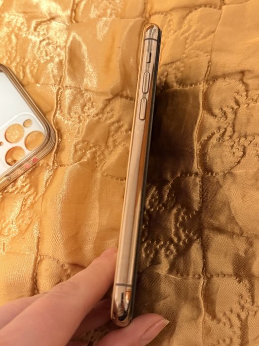 Iphone 11 Pro telefon mobil cu husa de protectie