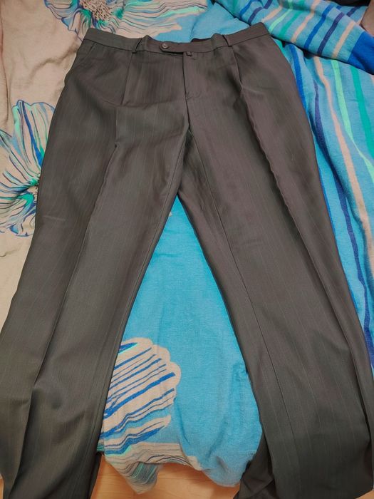 Pantaloni bărbătești