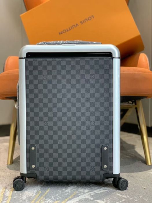Чемодан LV Louis Vuitton Horizon 55 cm