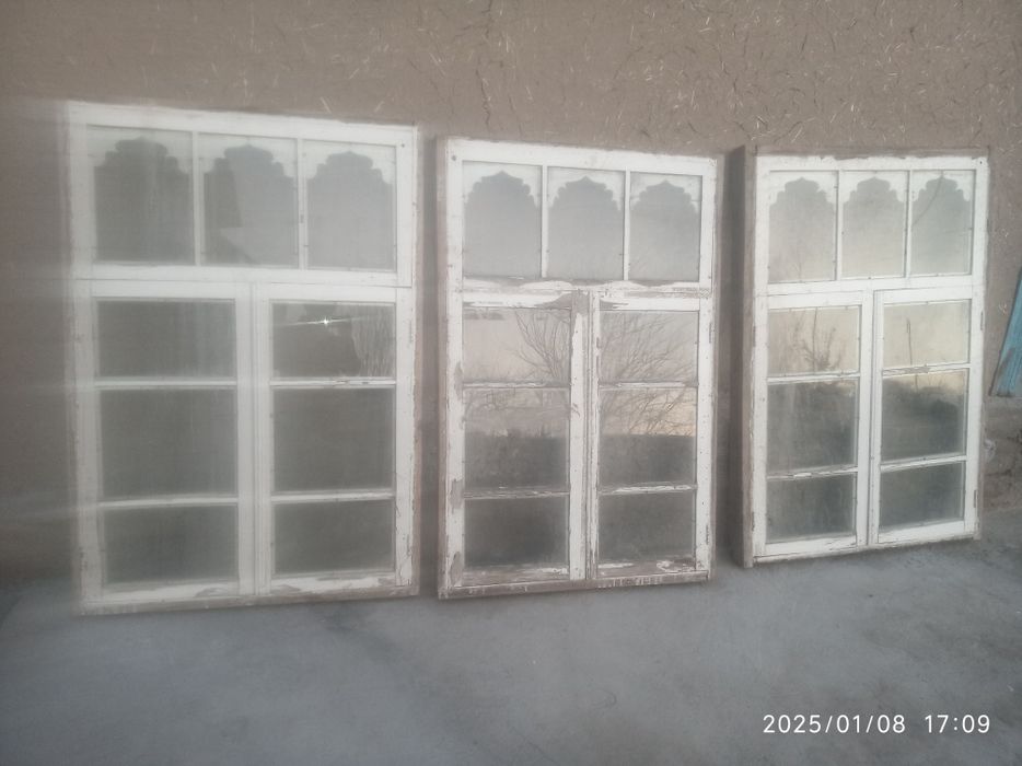 Eshik deraza uydan chiqqan yaxshi xolatda