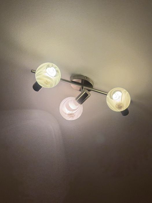 Продается люстра.