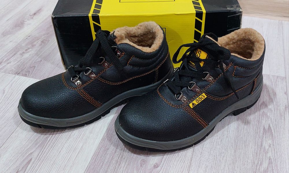 Теплые зимние ботинки