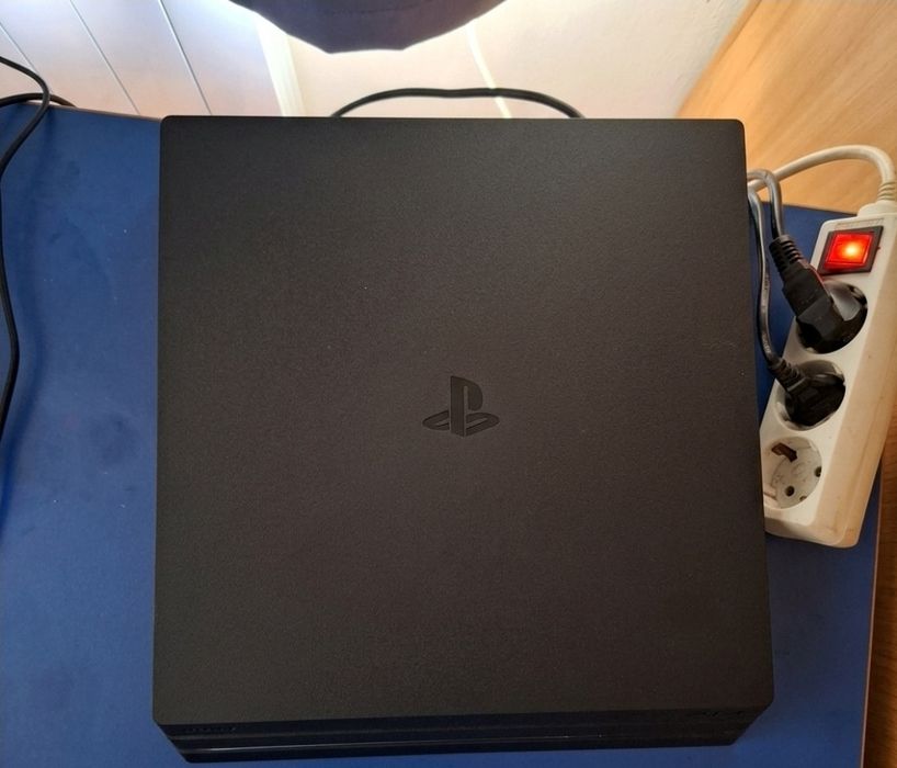 Sony PlayStation 4 Pro (PS4 Pro) - Отлично състояние