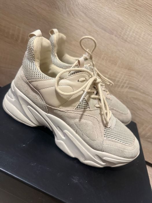 Маратонки Steve Madden бежови естествен велур