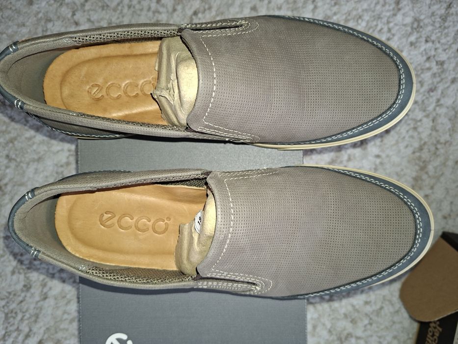 Мокасины,кроссовки разные