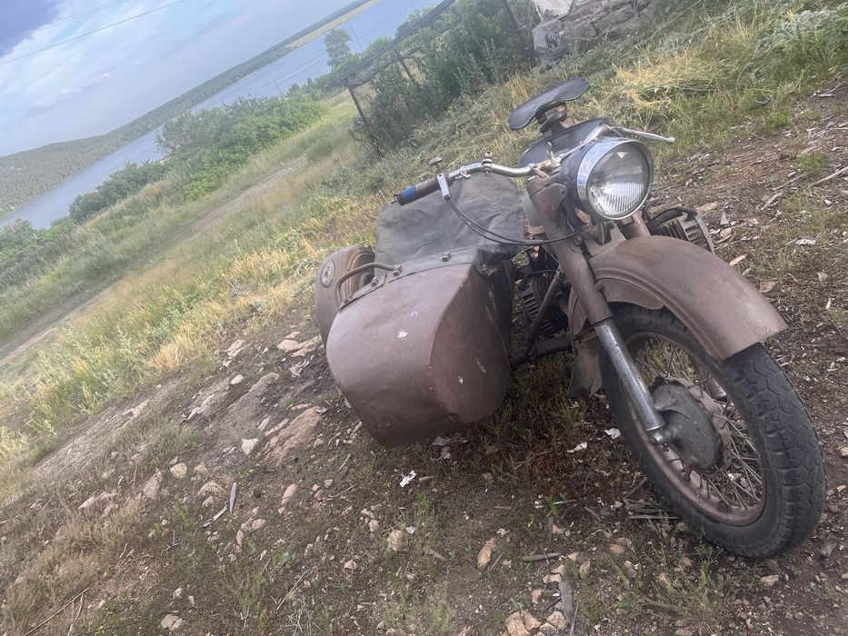 Продам Урал шестивольтовый, на полном ходу