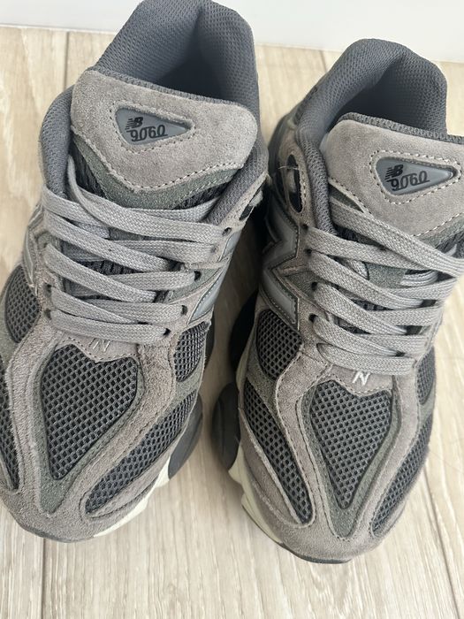 Продются кроссовки New Balance 9060
