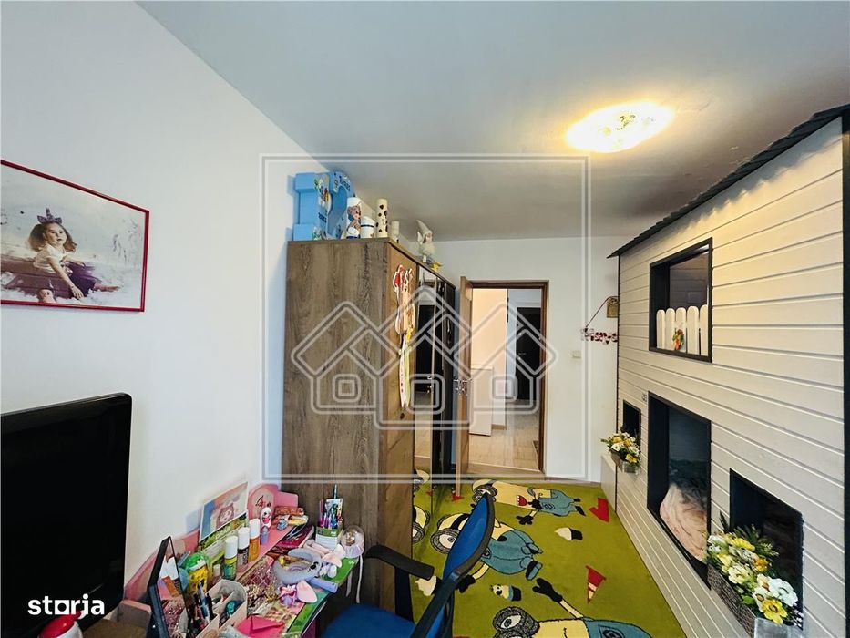 Ap spatios, mobilat si utilat, 3 camere, 2 balcoane, 2 parcari