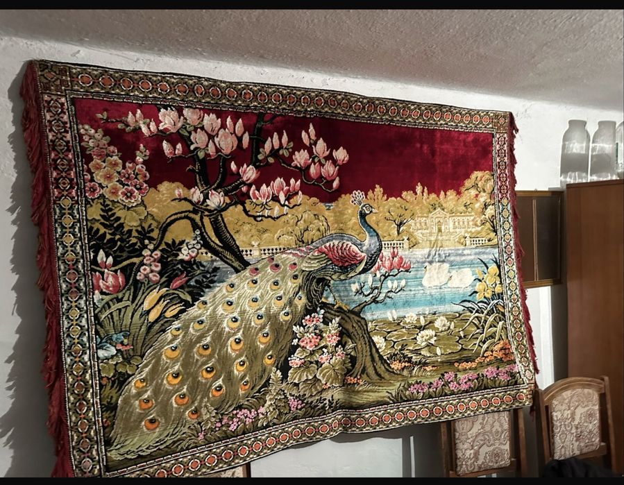 Vand carpete vechi de colectie