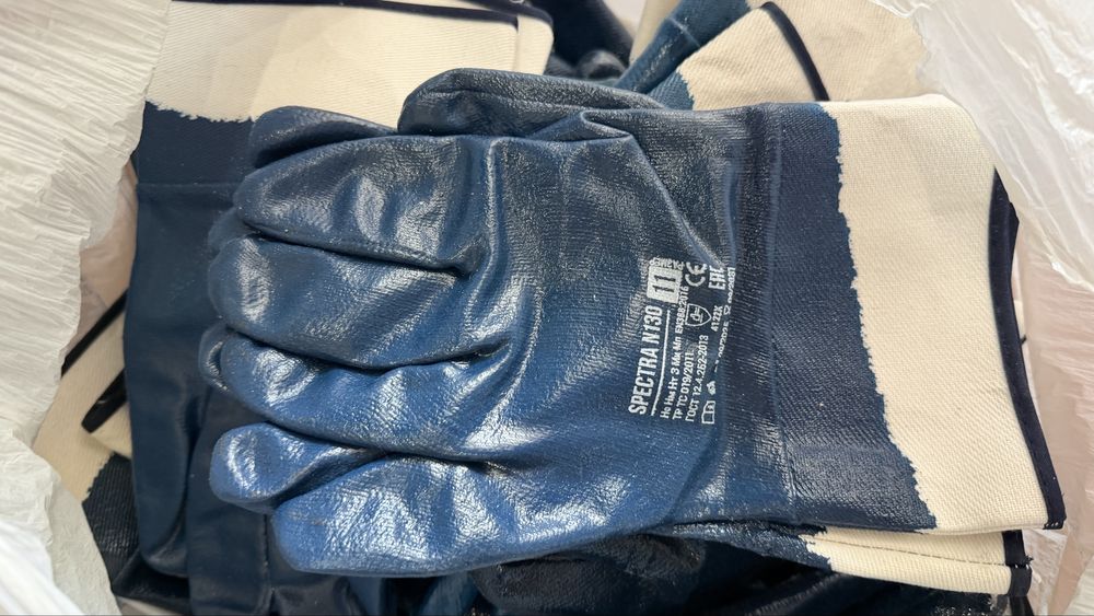 Одноразовый костюм,перчатка