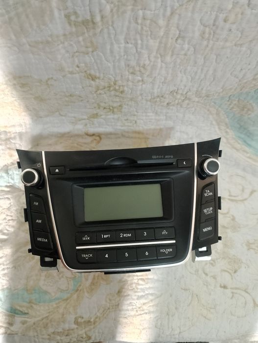 Продам магнитола от хуйндай   i30 оригинал