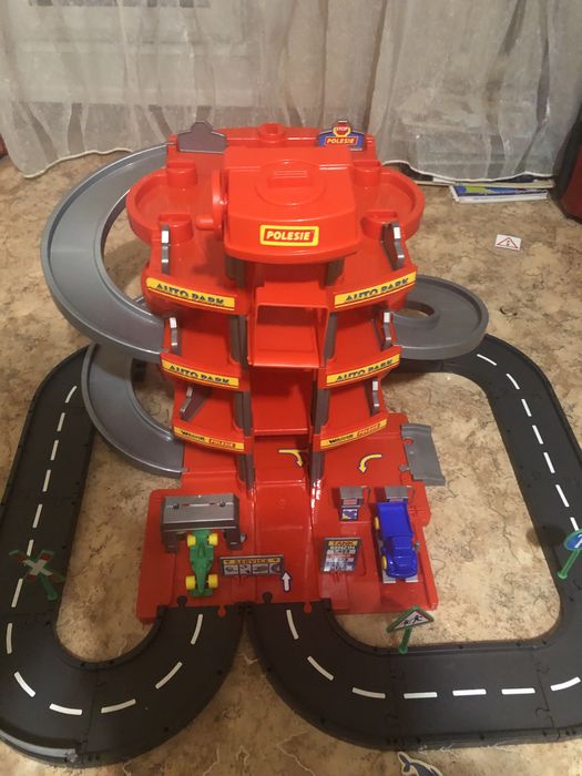 Детская игрушечная парковка Полесье